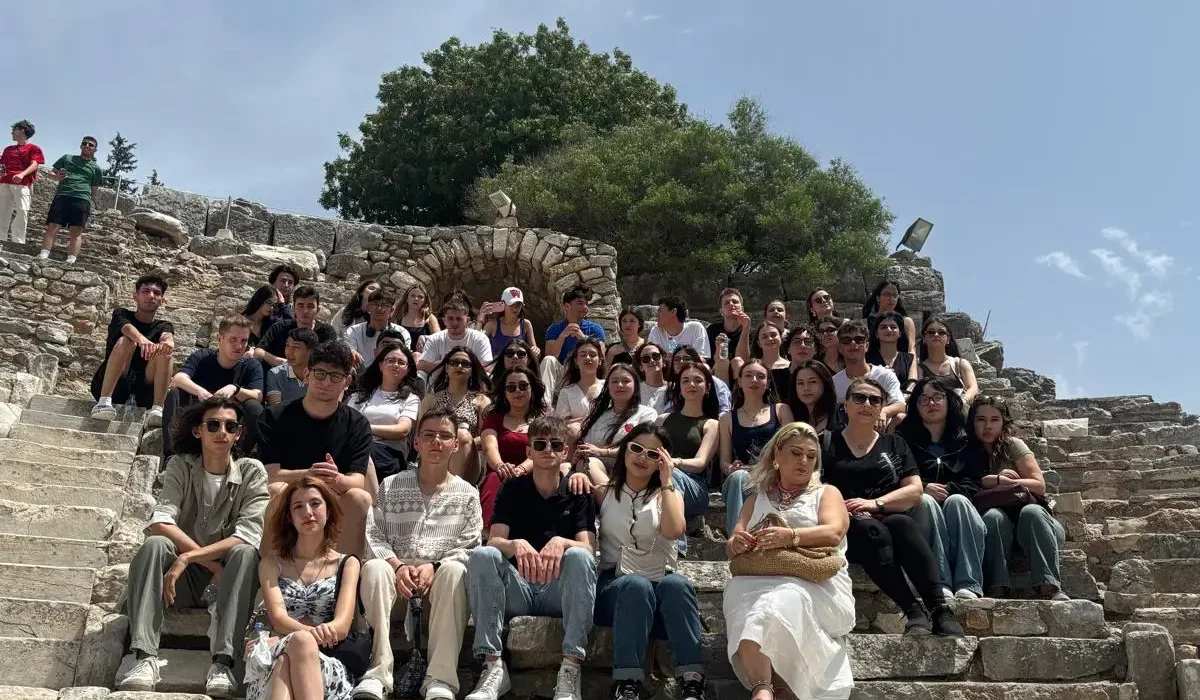 bentur-politika-bursa-gezi